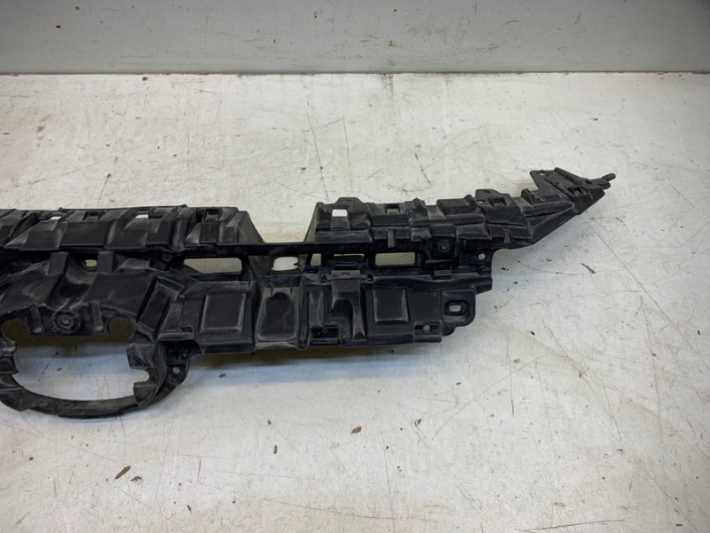 Кронштейн решетки радиатора