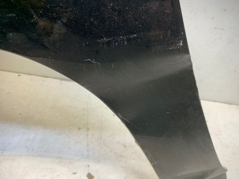 Крыло переднее левое