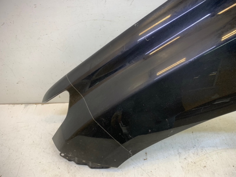 Крыло переднее левое