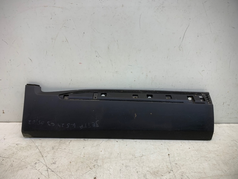 Накладка двери задней правой