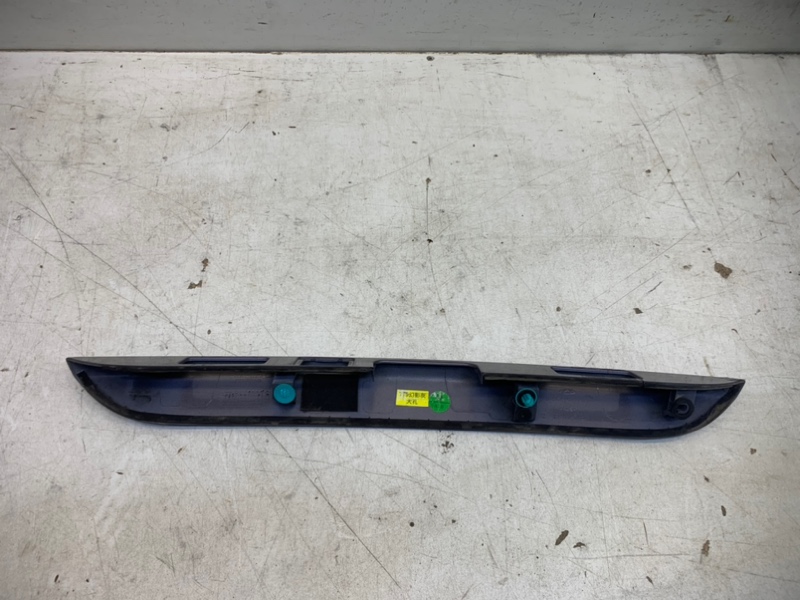 Накладка крышки багажника