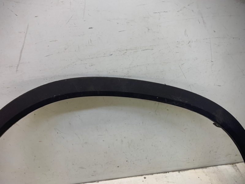 Накладка переднего крыла правого