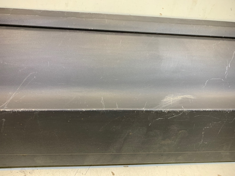 Накладка двери передней левой