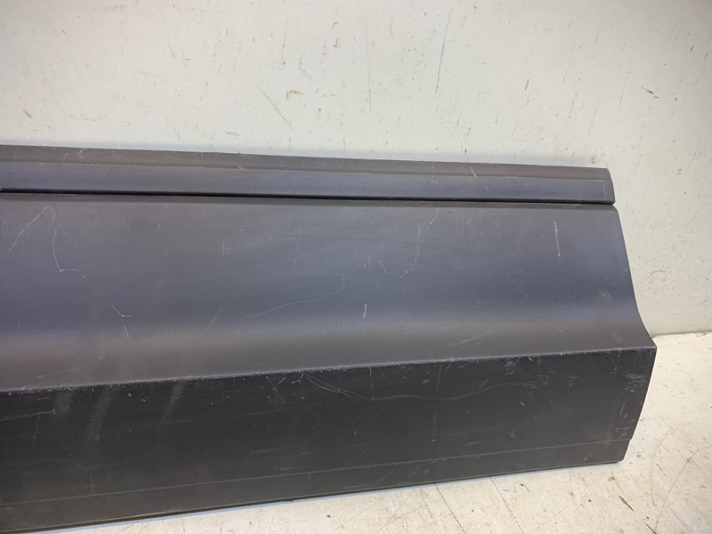 Накладка двери передней левой