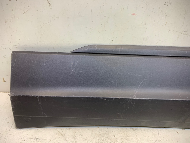 Накладка двери передней левой