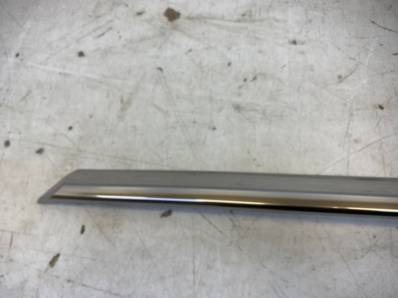 Накладка двери багажника