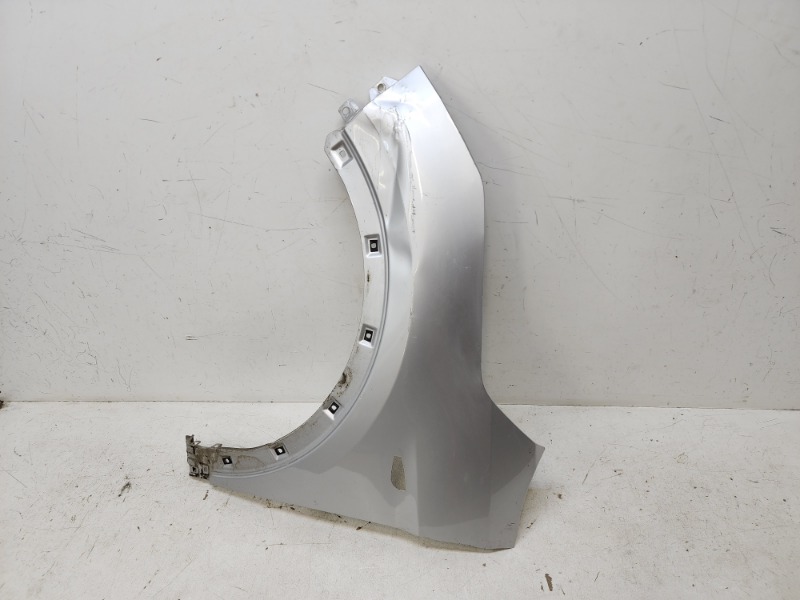 Крыло переднее левое