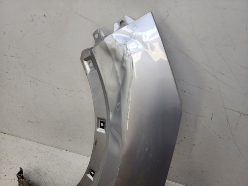 Крыло переднее левое