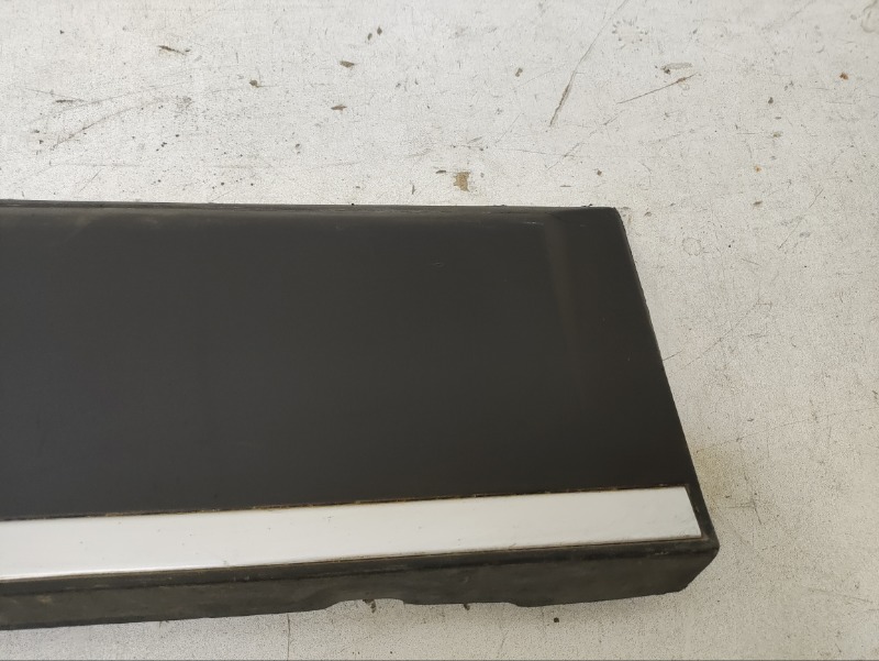 Накладка двери задней правой