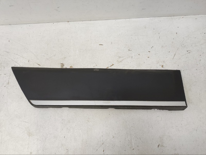 Накладка двери задней правой