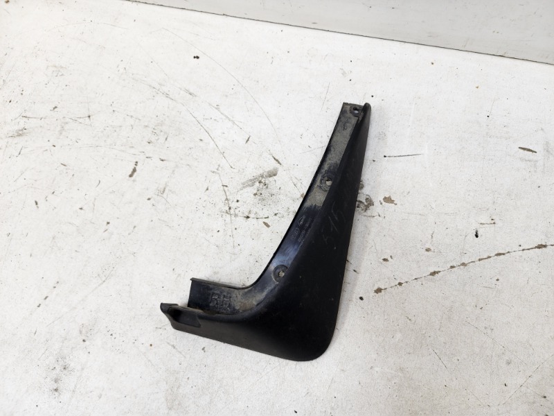 Брызговик задний правый