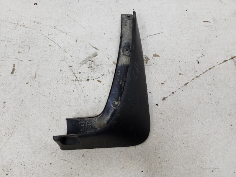 Брызговик задний правый