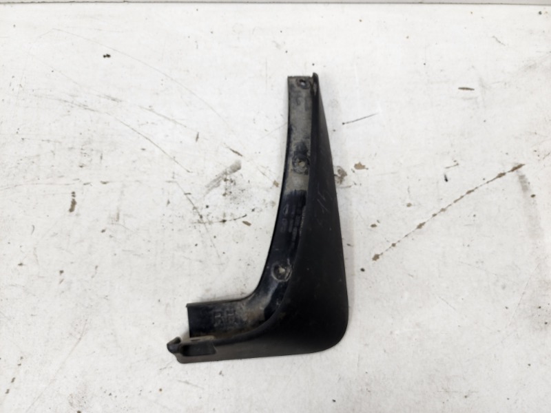 Брызговик задний правый