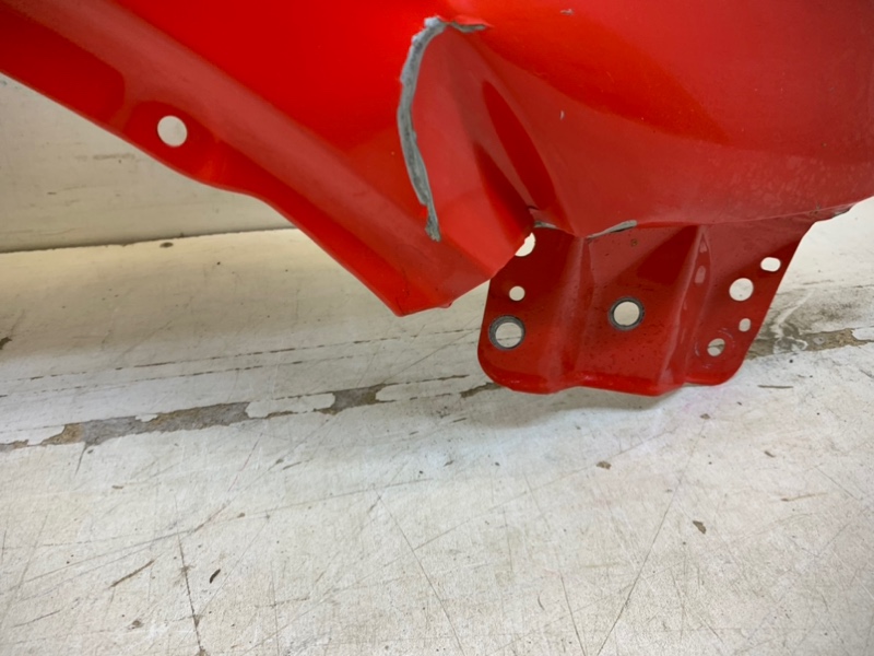 Крыло переднее правое