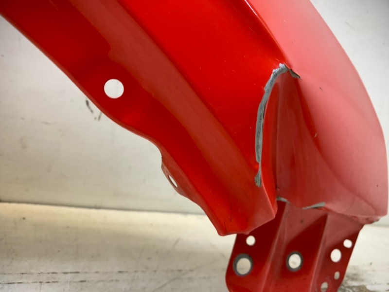 Крыло переднее правое