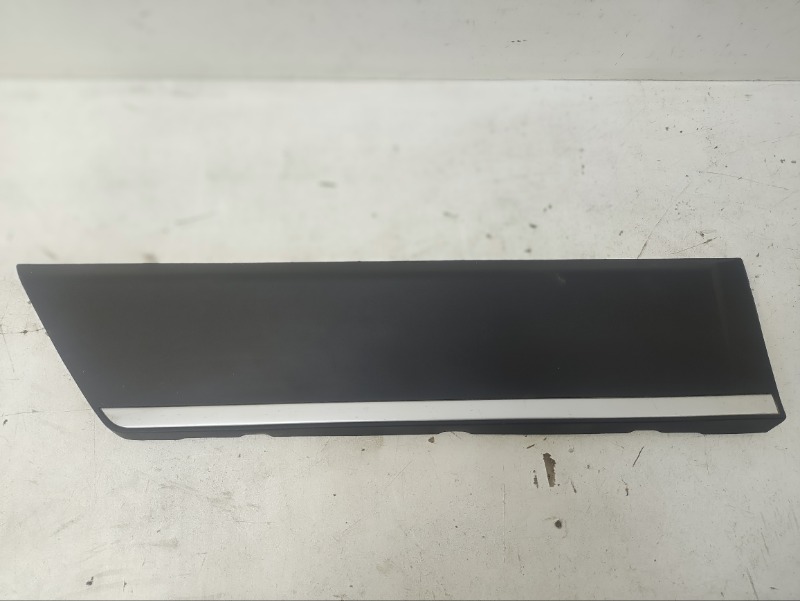 Накладка двери задней правой