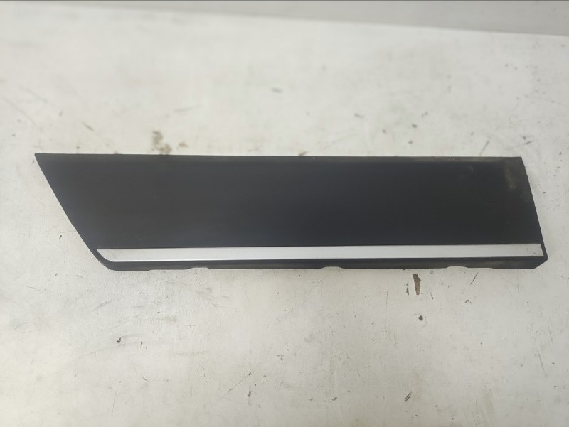 Накладка двери задней правой