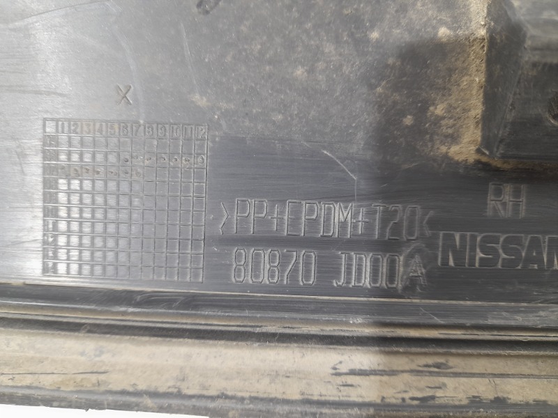 Накладка двери передней левой