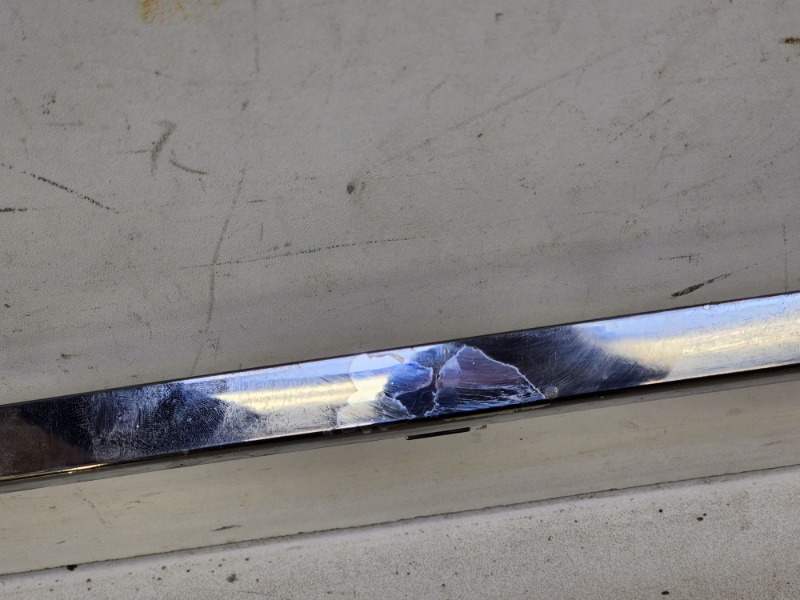 Молдинг заднего бампера