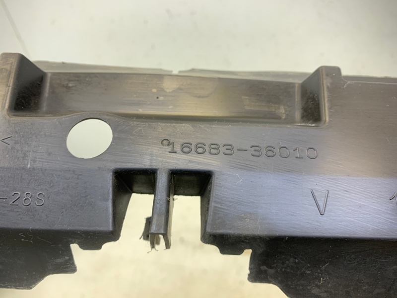 Воздуховод радиатора верхний