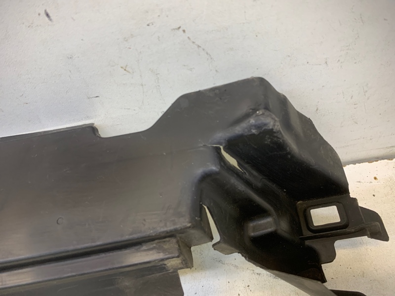 Воздуховод радиатора верхний