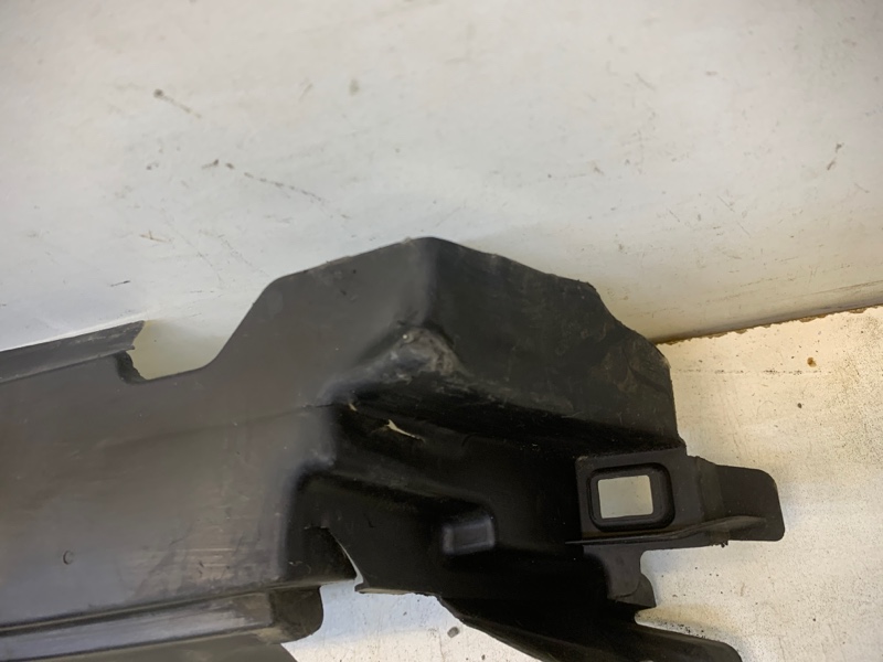 Воздуховод радиатора верхний