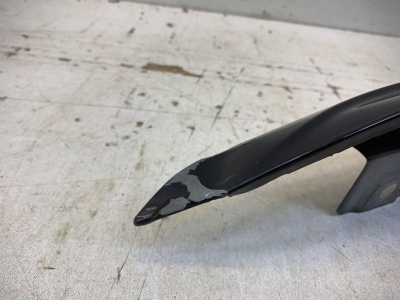 Крыло переднее левое