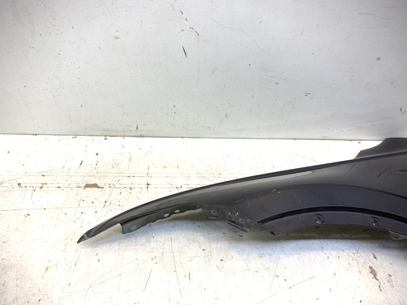 Крыло переднее левое