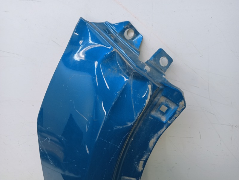 Крыло переднее правое