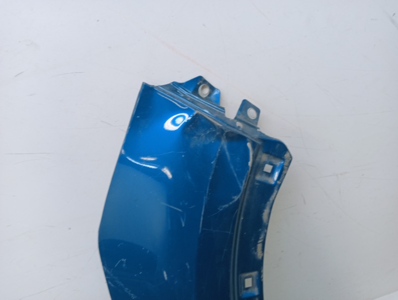 Крыло переднее правое