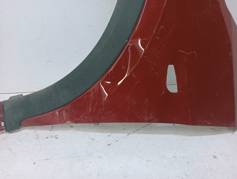 Крыло переднее левое