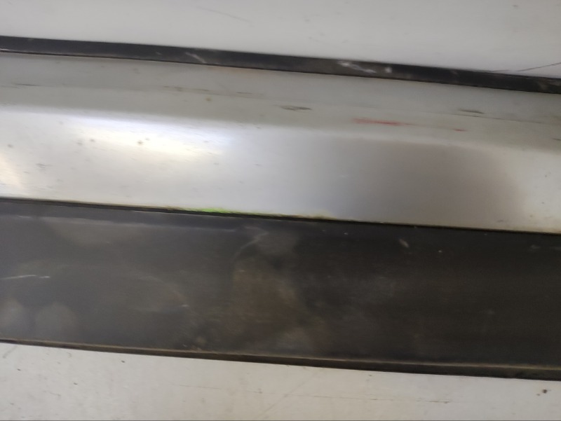 Накладка двери задней левой