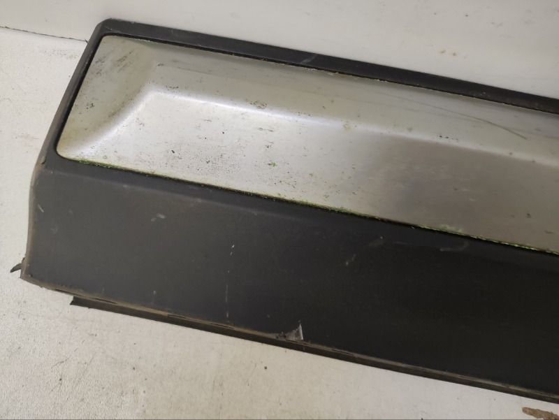 Накладка двери задней левой