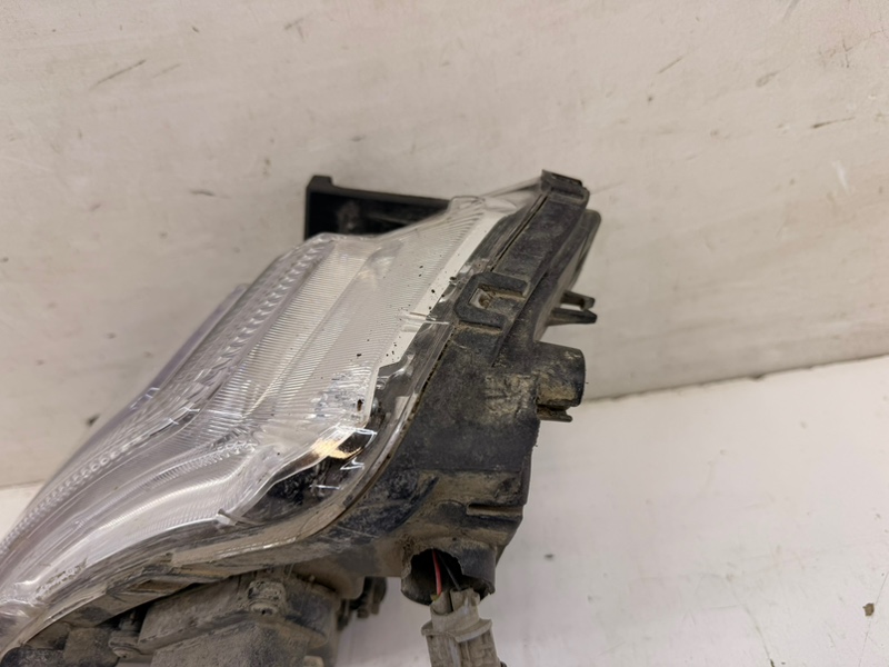 Фара противотуманная левая