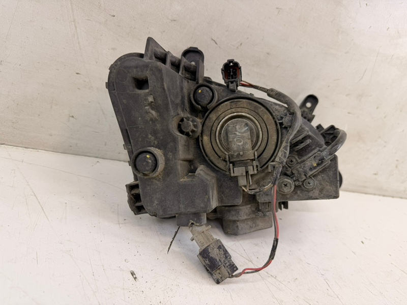 Фара противотуманная левая