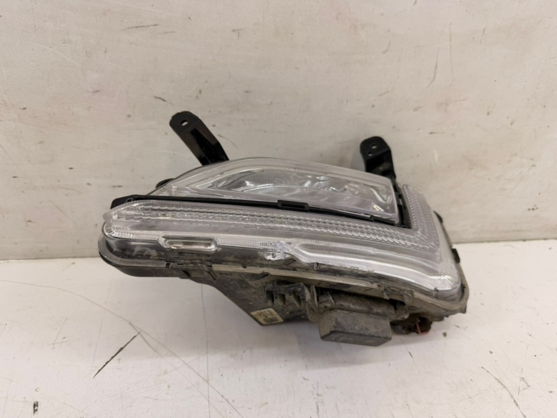 Фара противотуманная левая