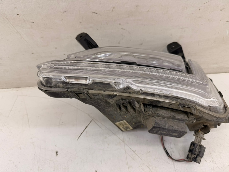 Фара противотуманная левая