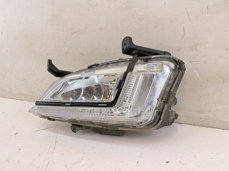 Фара противотуманная левая