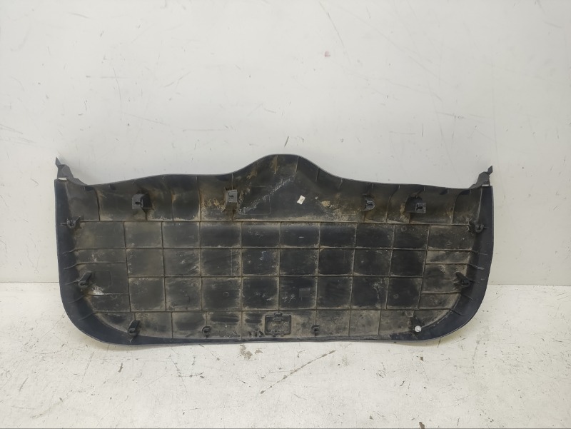 Обшивка багажника