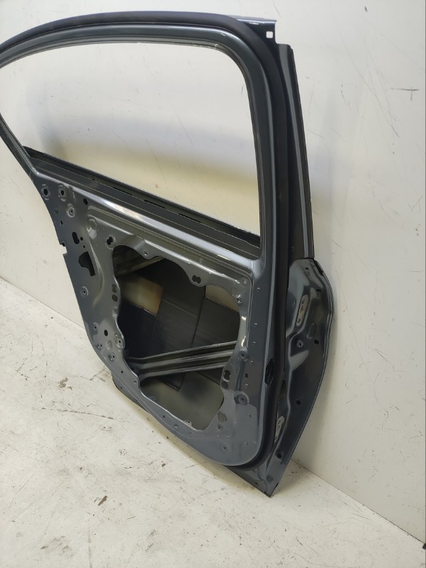 Дверь задняя левая