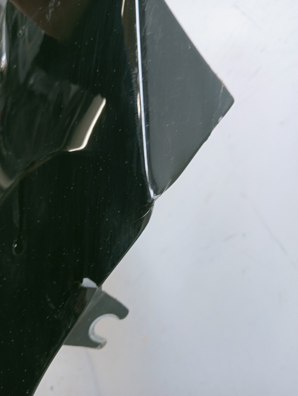 Крыло переднее правое