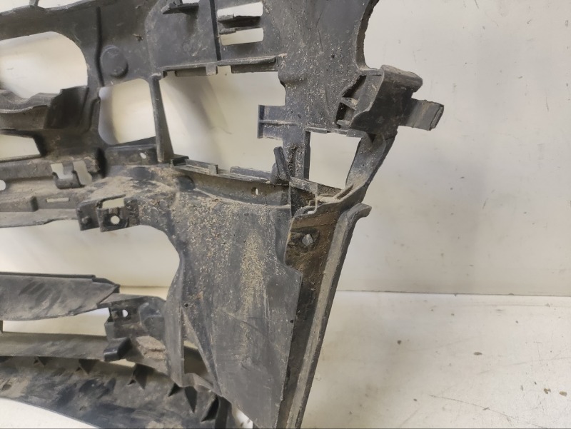 Кронштейн переднего бампера правый