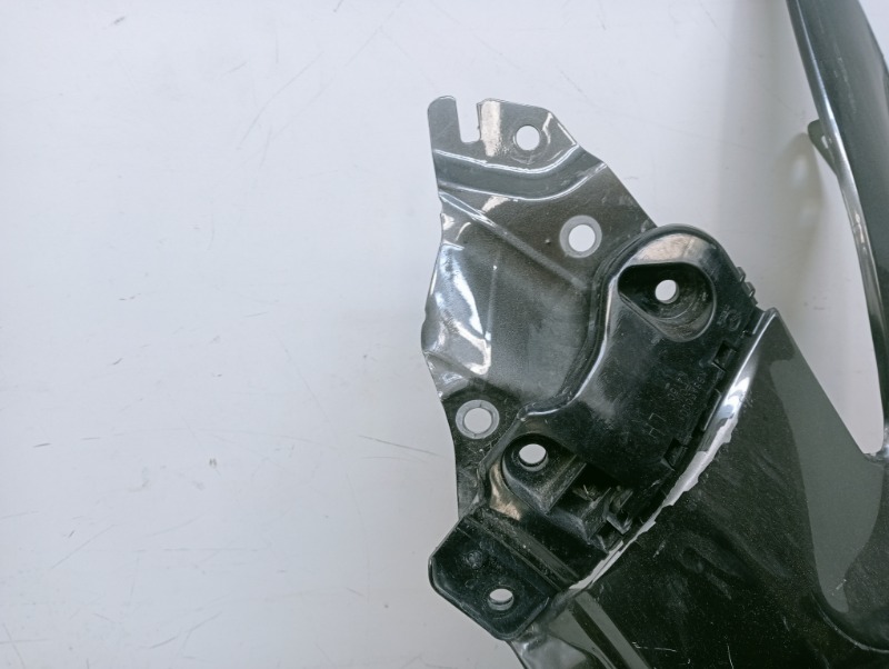 Крыло переднее левое