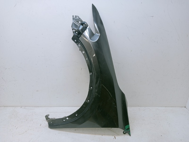 Крыло переднее левое