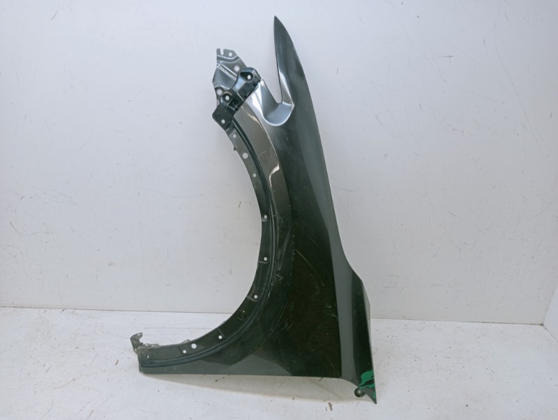 Крыло переднее левое