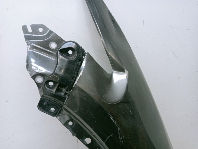 Крыло переднее левое