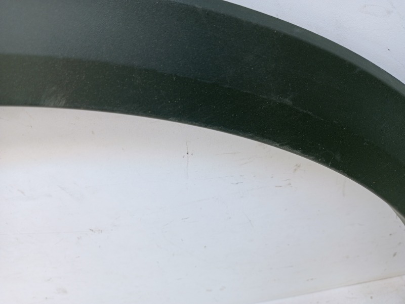 Накладка переднего крыла правого