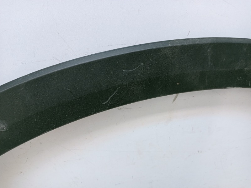 Накладка переднего крыла правого