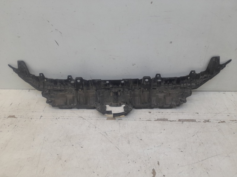 Кронштейн решетки радиатора