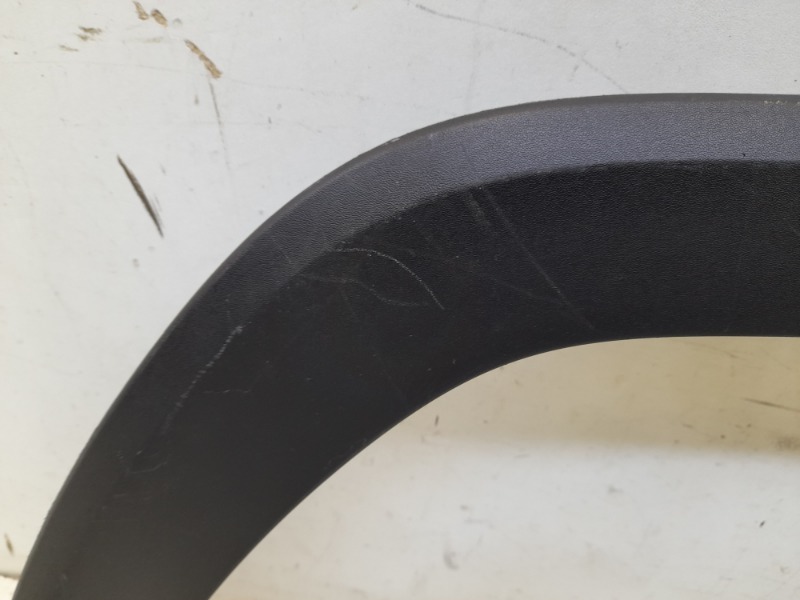 Накладка переднего крыла правого